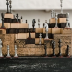 Стильное хранение настольных игр в современном интерьере