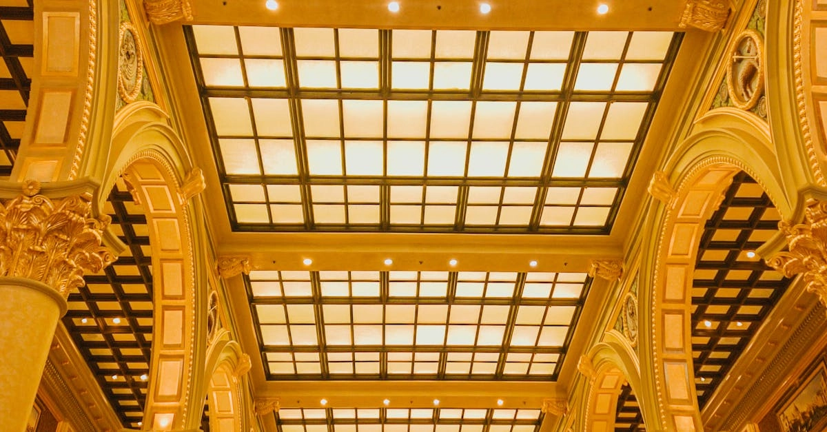 Дизайн игровых зон blackjack в интерьере казино с освещением