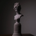 Античная эстетика в современном дизайне интерьера с колоннами